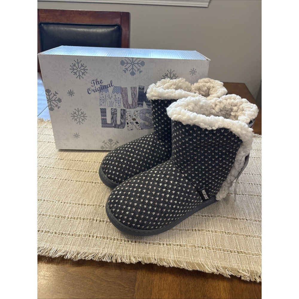 Muk Luks Cheyanne Bootie Slippers NWT 5-6